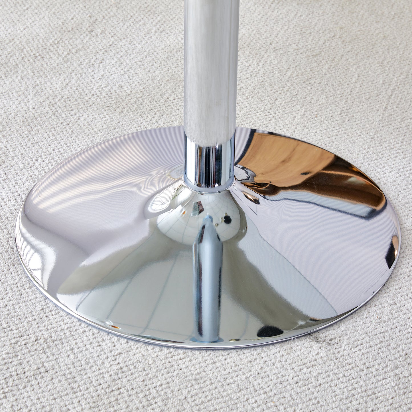 35”、39“inch diameter glass top and a modern, minimalist round dining table with silver metal legs