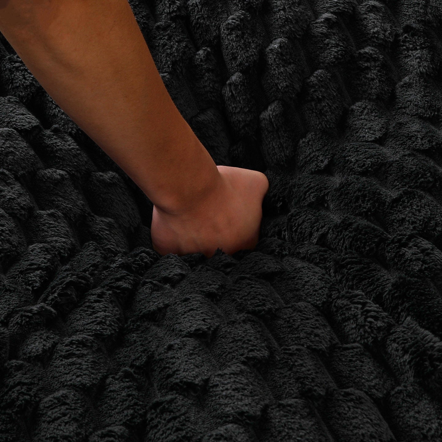 Comfort - bearing Sofa: Two Pillows and One Backrest