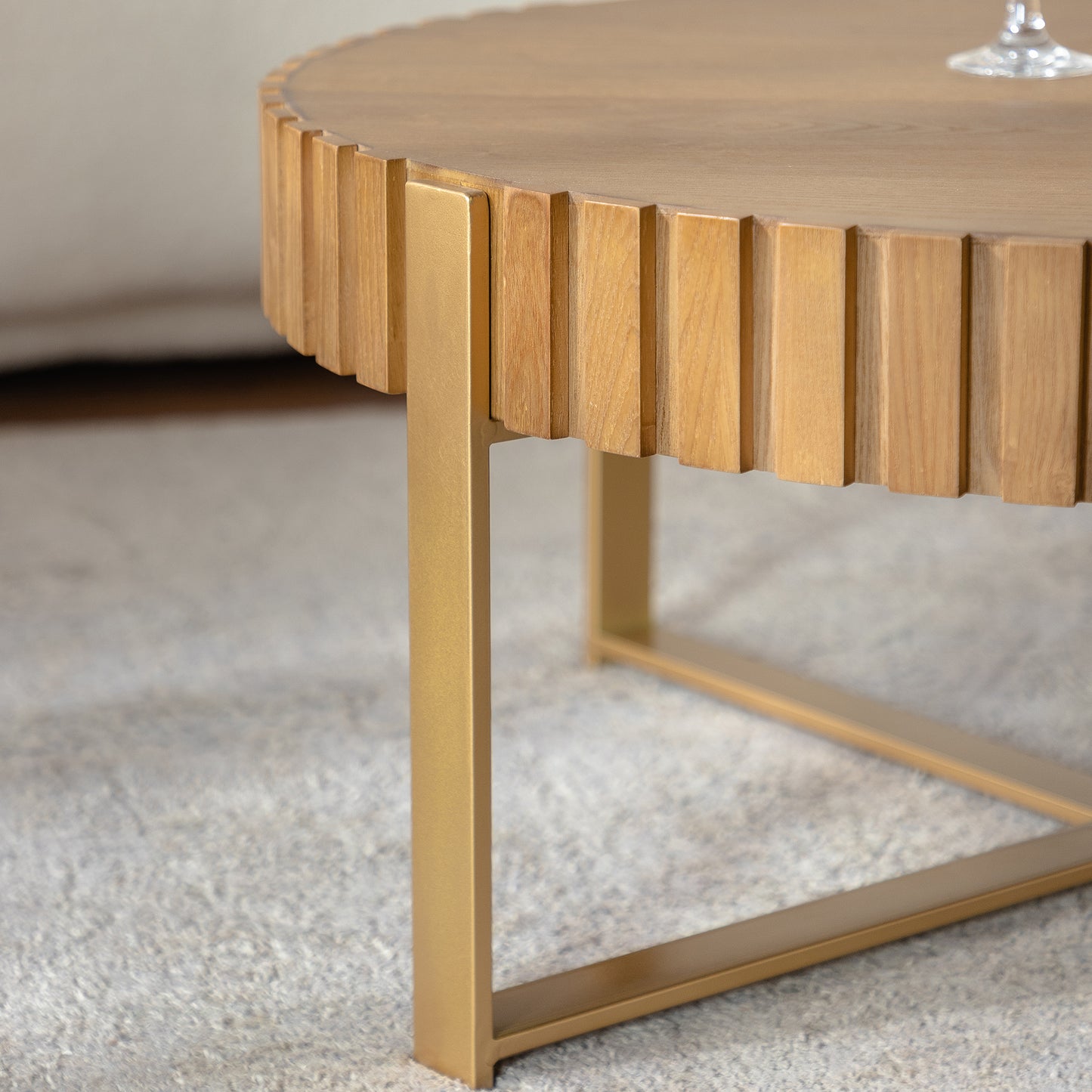 Round Coffee Table Handcrafted Relief Sturdy Pedestal Wooden Olive-Shaped Tea Table for Living Room