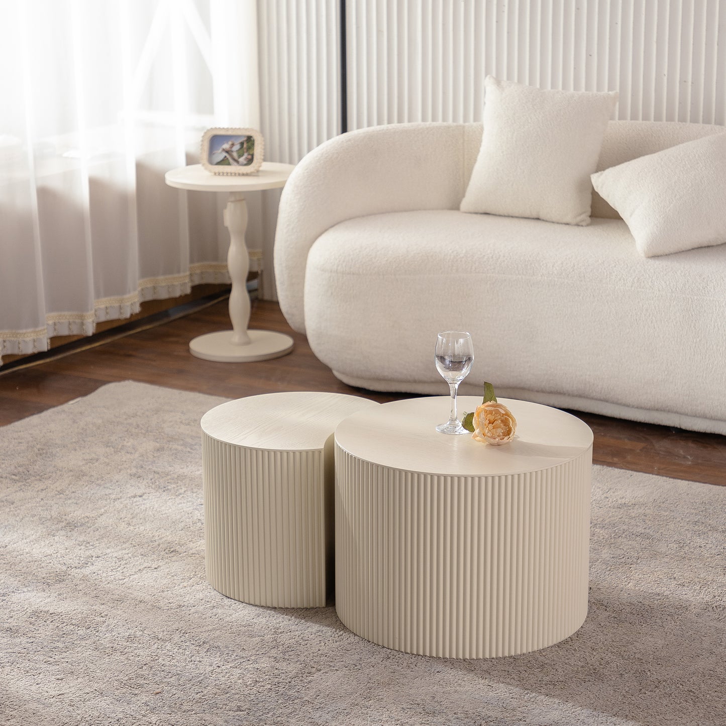 Living Room's Olive - Shaped Round Coffee Table: Handcrafted, Sturdy Wooden Pedestal