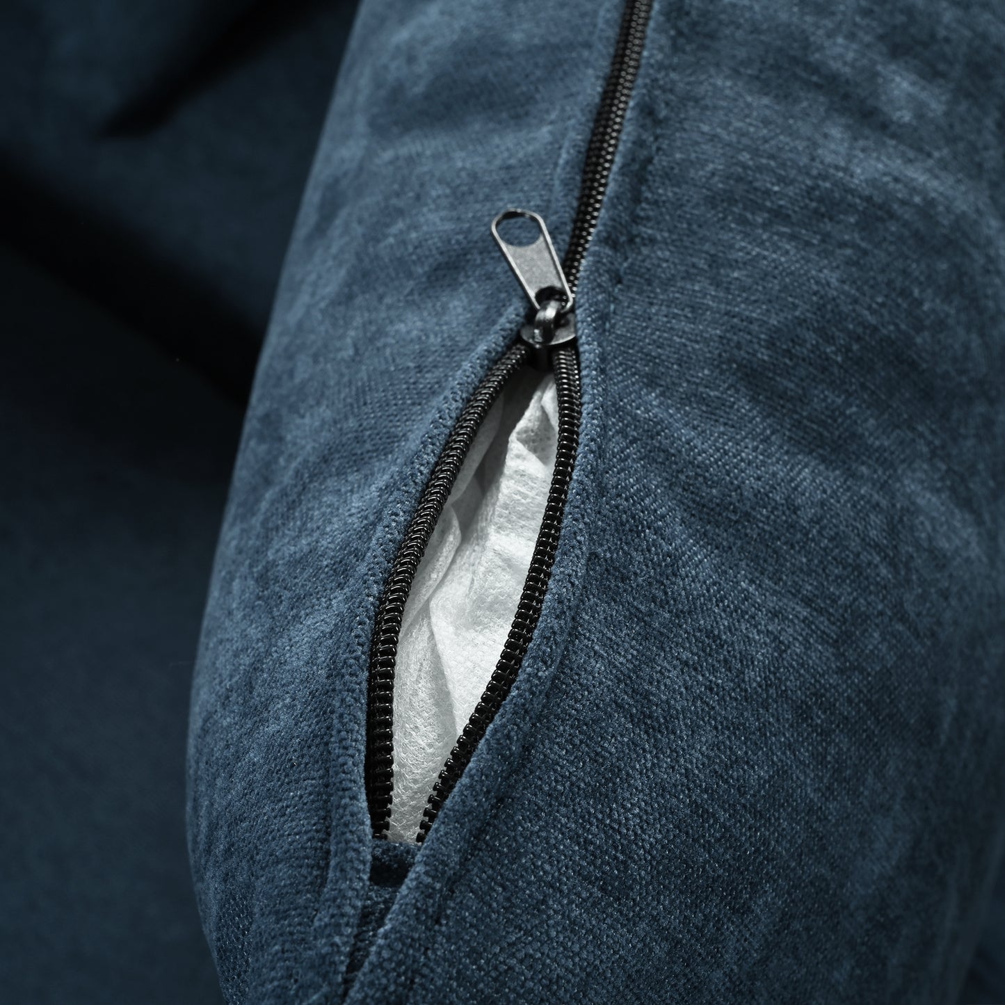 132"U - shaped Freely Transformable Modular Corner Sofa with 2 Ottomans: Ideal for Living Rooms