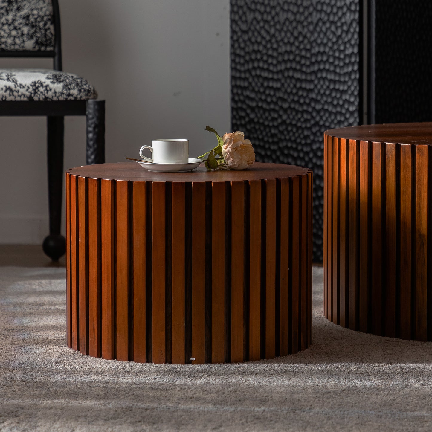 Round Wood Coffee Table for Living Room for Small Space Apartment and No Need Assembly