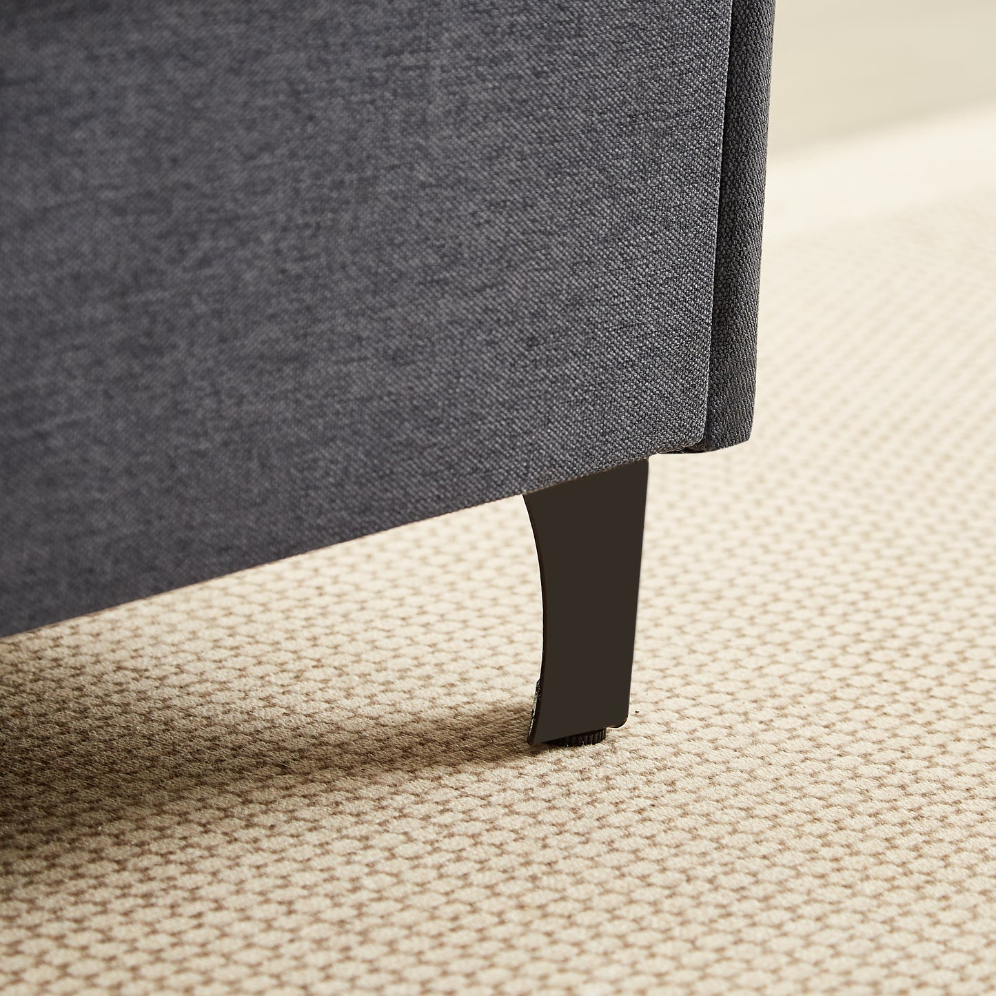 Linen - Upholstered 3 - Seater Modern Sofa: Detachable, Metal Frame for Various Spaces