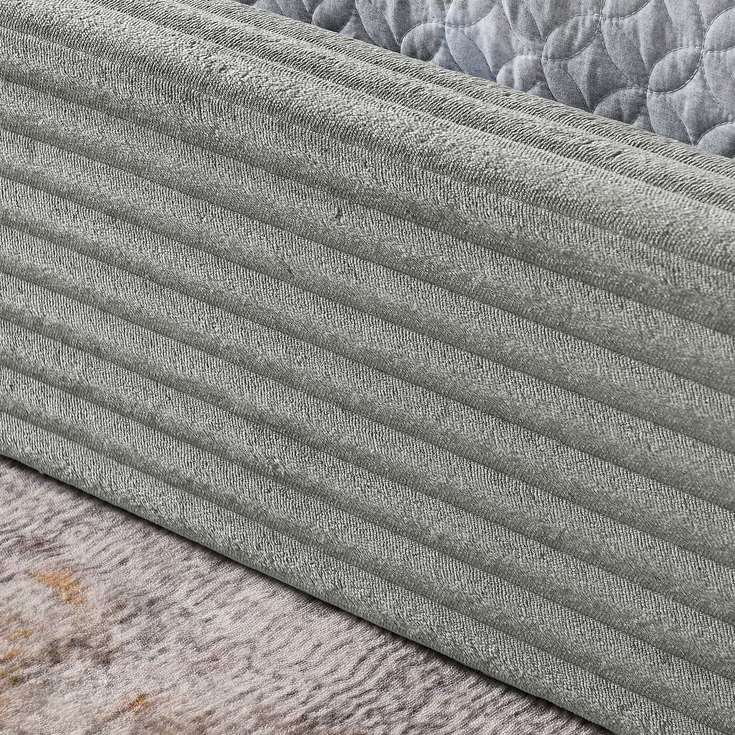 Queen Size Upholstered Bed FrameAnd velvet fabric,Grounded Platform Bed with Decorative Curved Headboard and Solid Wood Frame