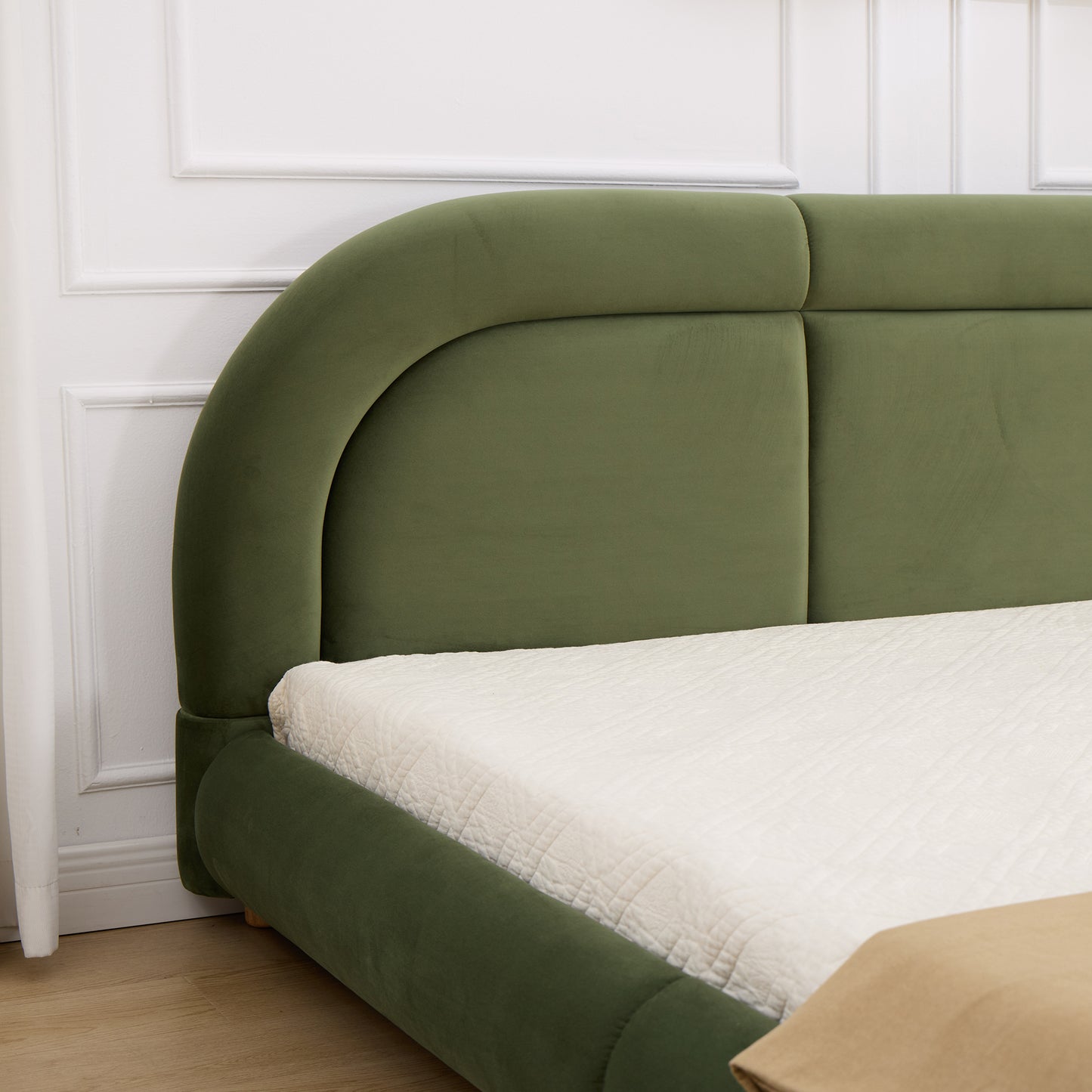Modern Curved Upholstered Low Profile Platform Bed | Rounded Headboard – Velvet, King Size, No Box Spring Needed