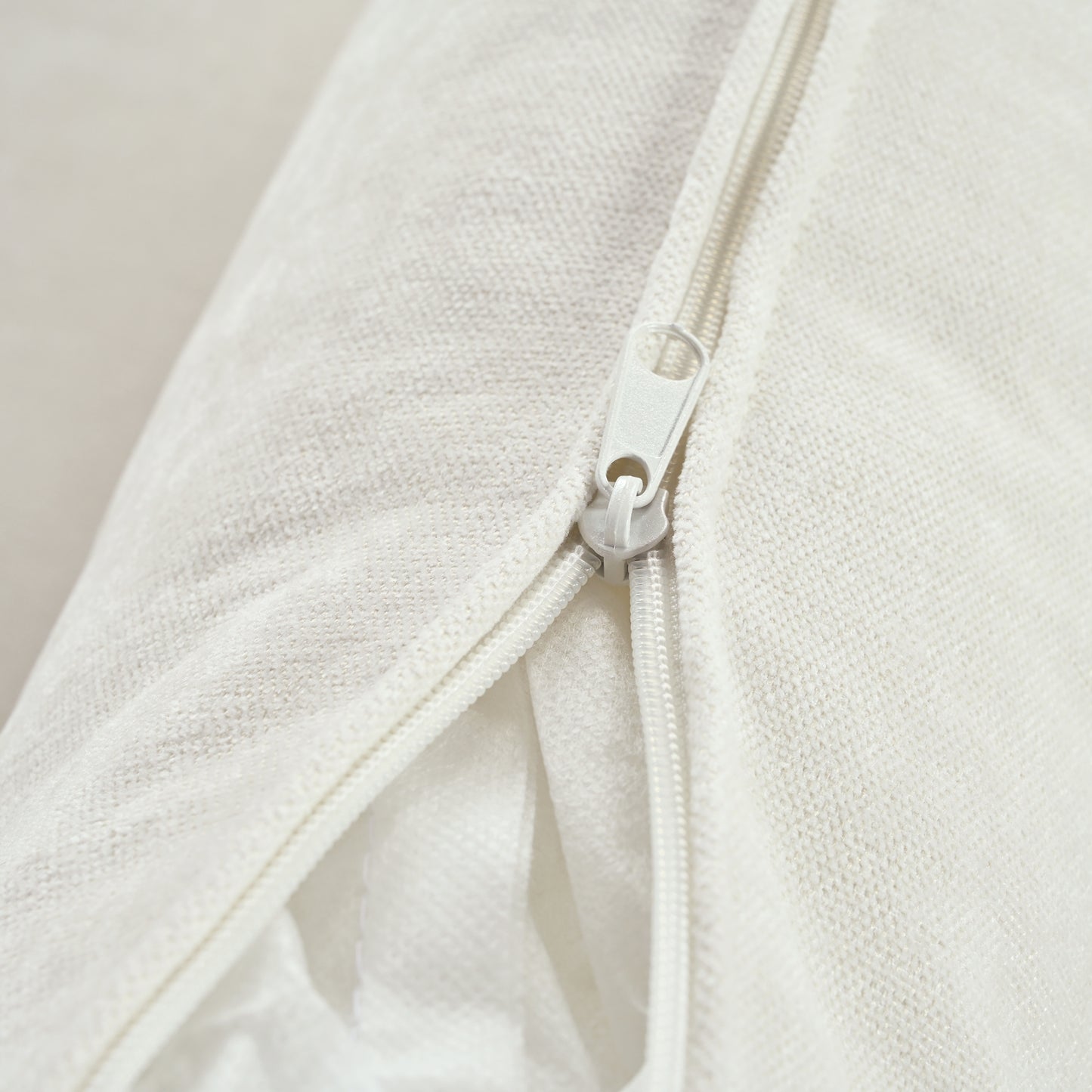 132"U - shaped Freely Transformable Modular Corner Sofa with 2 Ottomans: Ideal for Living Rooms