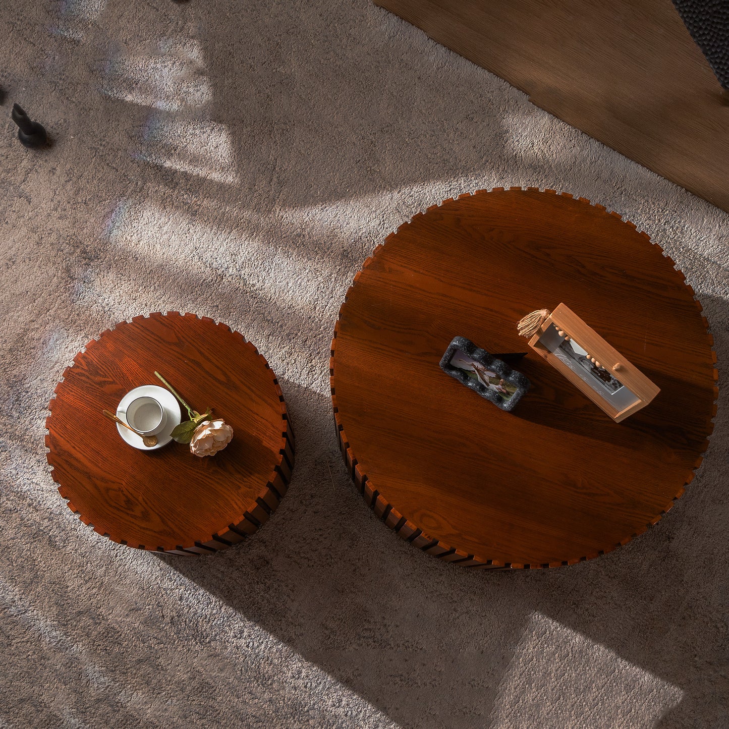 Round Wood Coffee Table for Living Room for Small Space Apartment and No Need Assembly