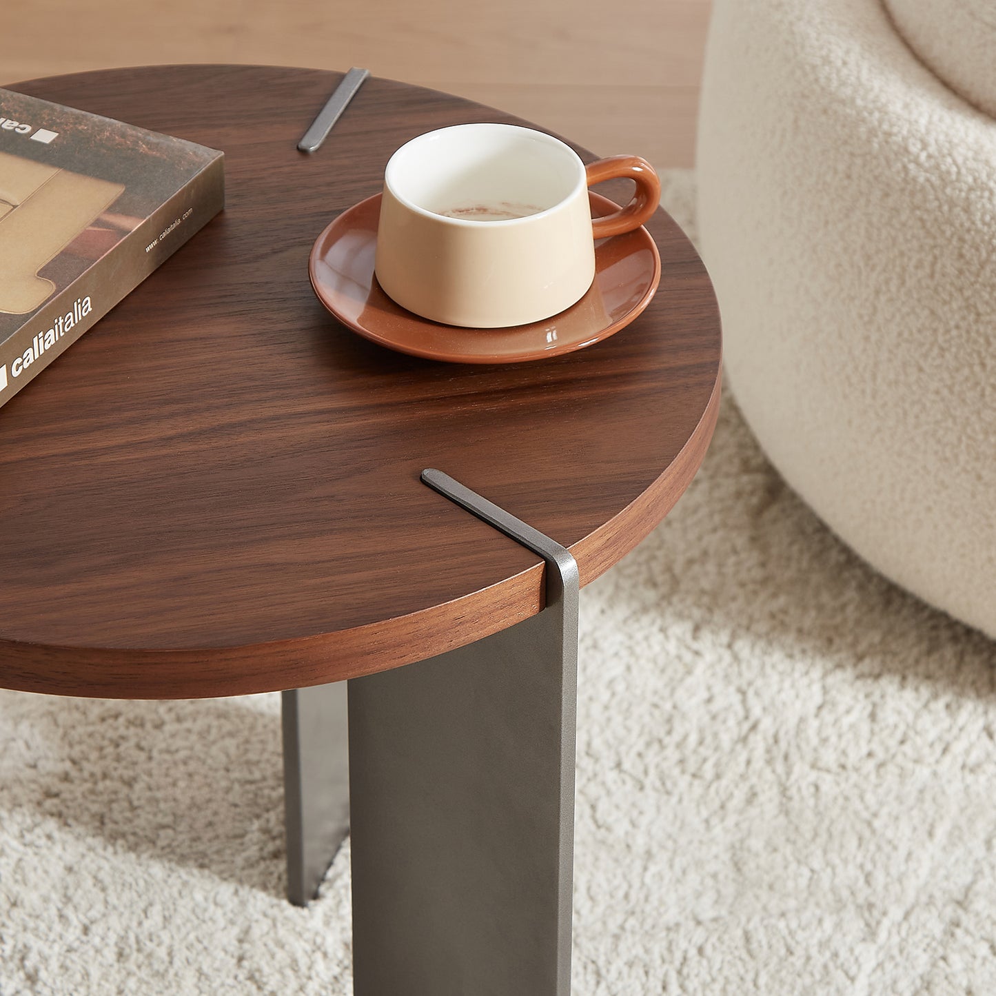Round Coffee Table & Side Table Surface and Black Metel Feet