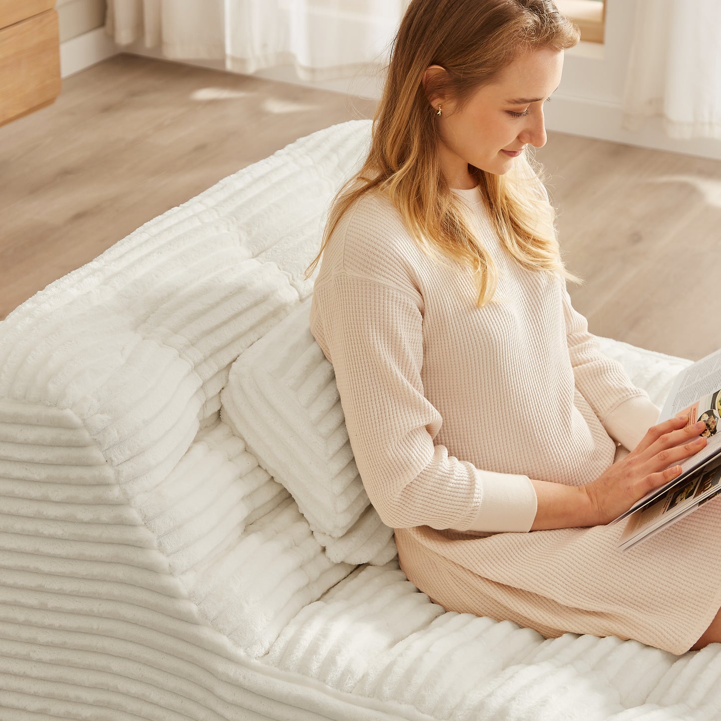 Swivel Glider Chair with switchable head pillow and waist pillow 360-degree rotatable single-person sofa chair