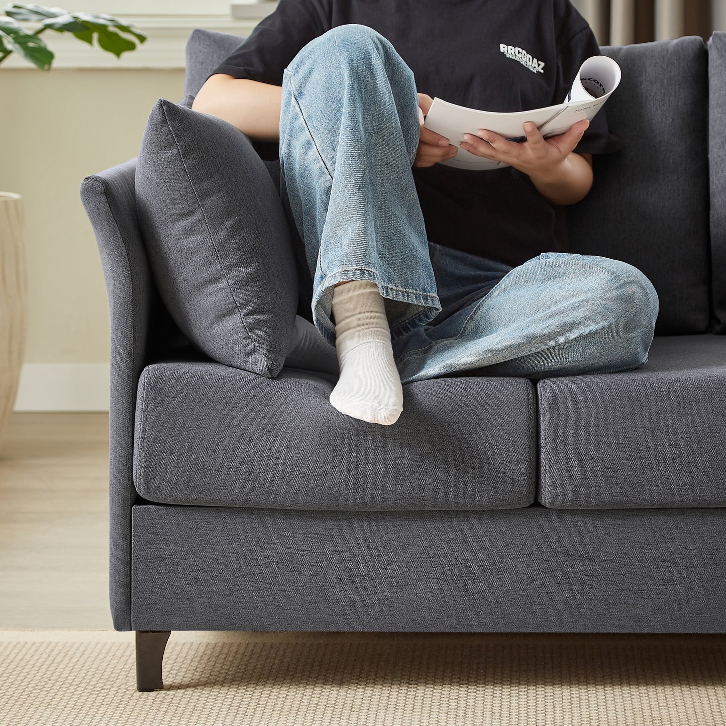 Linen - Upholstered 3 - Seater Modern Sofa: Detachable, Metal Frame for Various Spaces